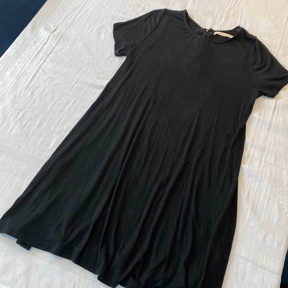 Dreamers Black t-shirt shift dress with key-hole lace up detail back. Size Med. - Picture 3 of 12